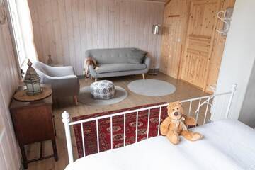 Фото номера Family Room with Shared Bathroom, upstairs Отели типа «постель и завтрак» Kolin Keidas г. Колинкюла 4