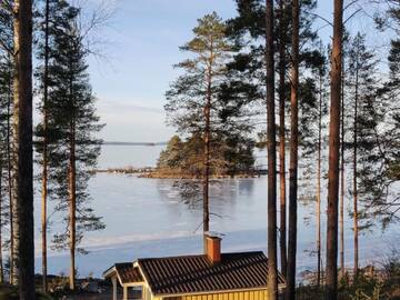 Фото номера Шале с 3 спальнями Шале Lake Cottage Jänisvaara г. Колинкюла 3